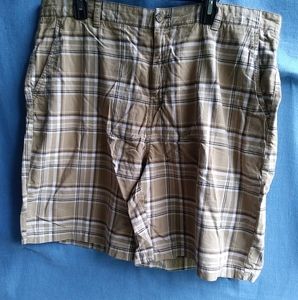 Covington Men's Size 40 Tan Plaid Chino Shorts
